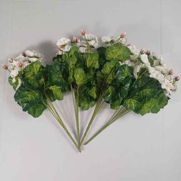 Mini Geraniums Artificial Faux Flowers -White -Set Of 4 -NEW -Floral Decoration - Picture 11 of 11